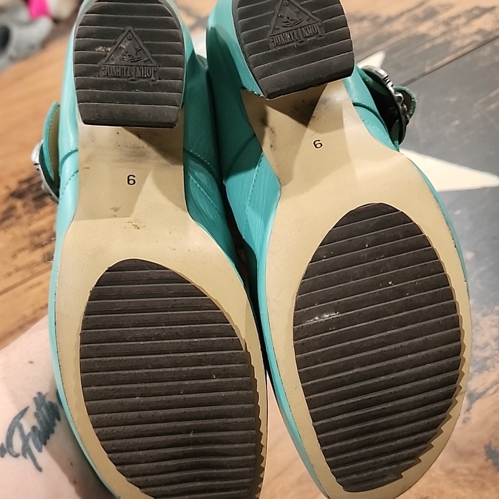 John Fluevog Leather Buckle Stitching Block Heel Pumps Closed Toe 9 - Picture 7 of 7